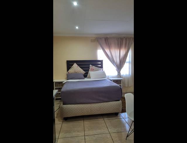12 BEDROOM HOUSE FOR SALE IN SUNNYRIDGE
